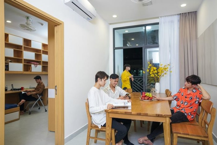 Ký túc xá của trường chẳng khác nào những căn hộ chung cư cao cấp.