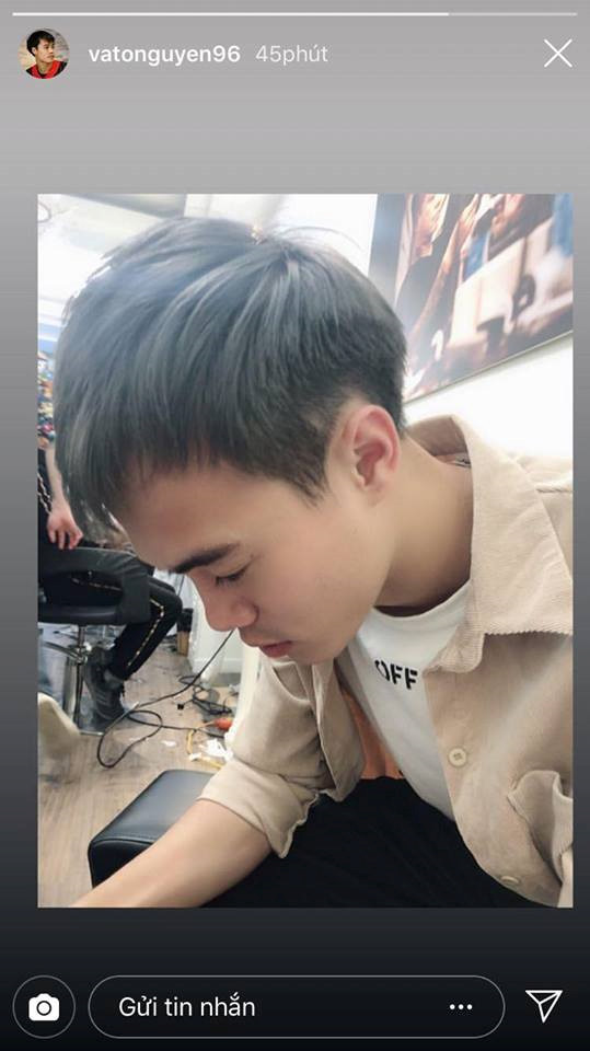 Nguyễn Văn Toàn cũng thay màu tóc mới đón Tết.