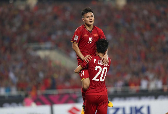 Phan Văn Đức thì bế...