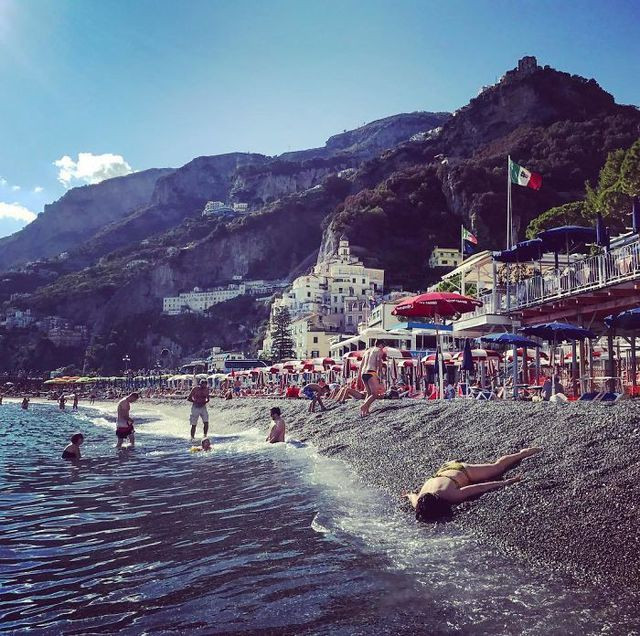 Stefides “chết” trên biển Amalfi. Stefides “chết” trên biển Amalfi.