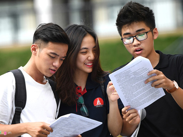 Thí sinh tham dự kỳ thi THPT quốc gia. Ảnh: Việt Linh.