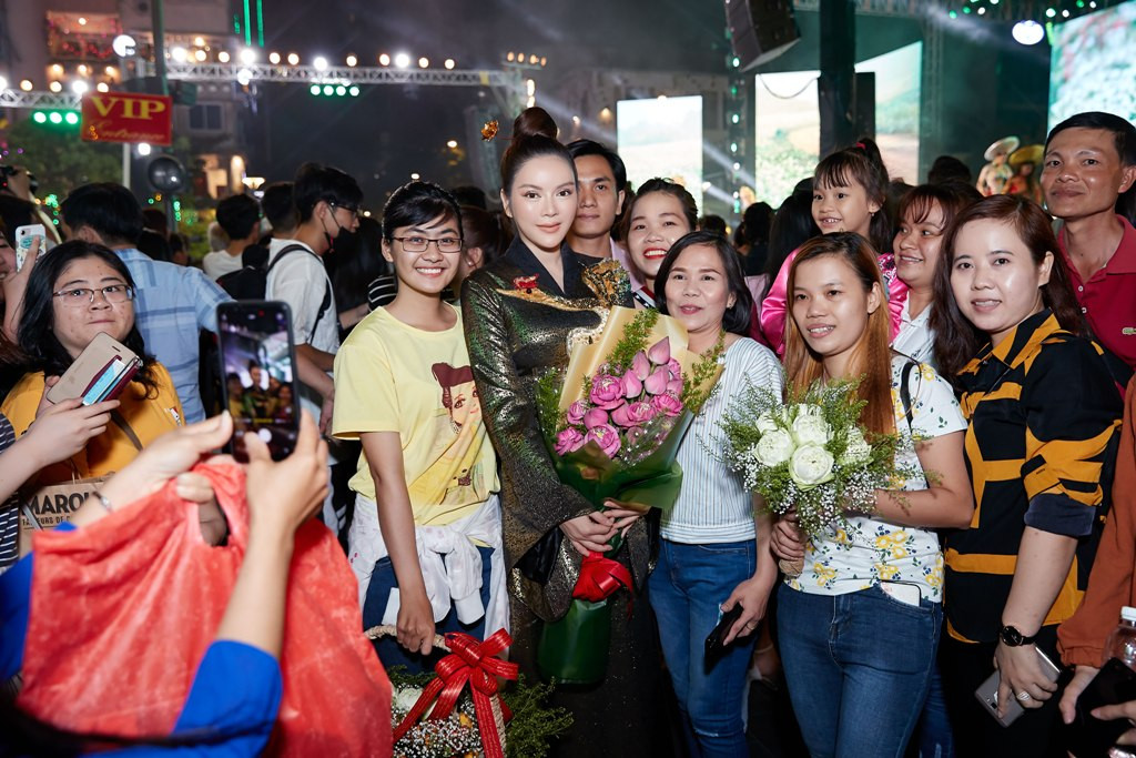 Đây là một trong những sự kiện hiếm hoi nữ diễn viên nhận lời tham dự với tư cách khách mời, và tham dự ba năm liên tiếp. Lý Nhã Kỳ chia sẻ cô có một tình yêu lớn với tà áo dài truyền thống. Trong tất cả các dịp ngoại giao quan trọng như gặp gỡ các chính khác, cô đều lựa chọn trang phục dân tộc để giới thiệu với bạn bè thế giới.