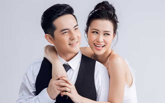 Cặp đôi luôn khiến khán giả phải ngưỡng mộ vì tình cảm dành cho nhau vẫn không thay đổi sau ngần ấy năm.