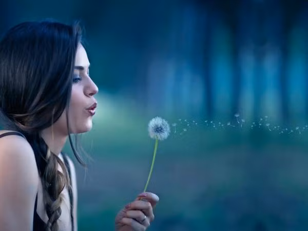 Khám phá bản thân: Đi tìm vật không thể thiếu của bạn khi ra đường ảnh 1