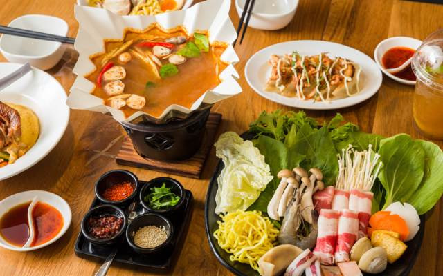 Trải nghiệm các kiểu ăn lẩu mới độc lạ đang khiến giới trẻ mê mẩn ảnh 5