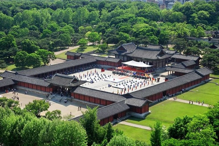 Cung Xương Khánh này là nơi ở của các hoàng hậu và phi tần trong triều đại Triều Tiên (Joseon).