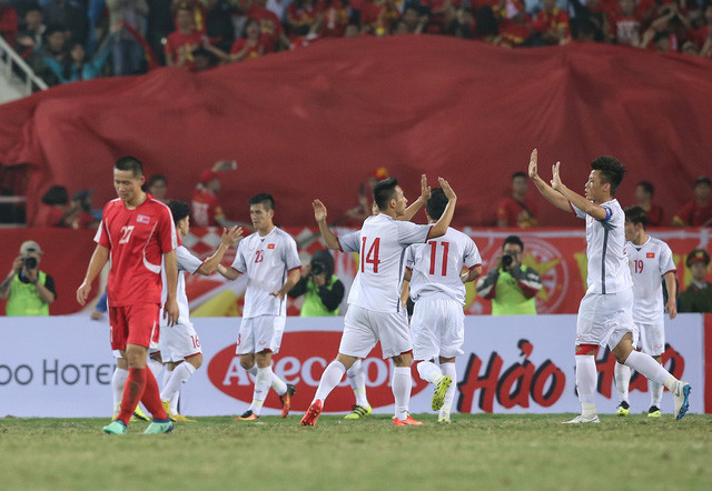 HLV Park Hang Seo giữ lại 24 cầu thủ chuẩn bị cho Asian Cup 2019 - Ảnh: Gia Hưng.