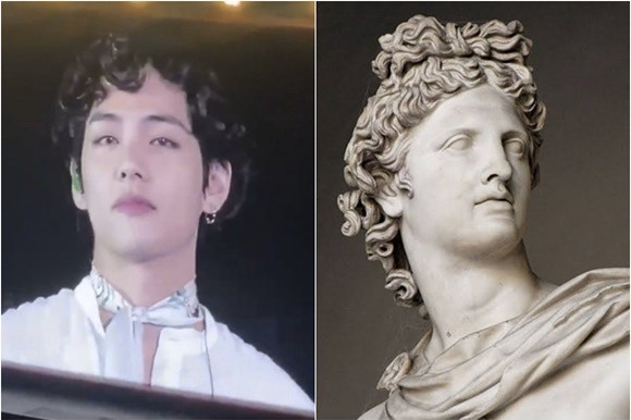 Cũng có fan so sánh tóc của V với tóc của bức tượng David nổi tiếng. Biết đâu sau khi được V lăng xê, kiểu tóc xoăn bà thím này lại thành mốt thì sao.