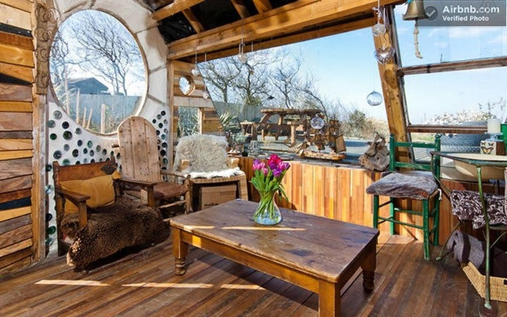 Góc này của căn nhà mang lại cảm giác như ta đang bước vào tổ cú thực sự.