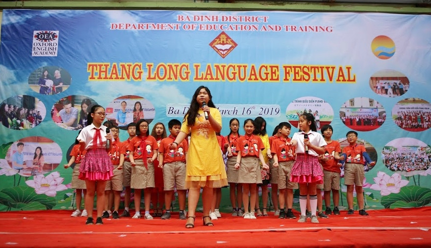 Các tiết mục văn nghệ giúp ngày hội ngôn ngữ của teen Thăng Long trở nên sôi động ngay từ phút đầu tiên.