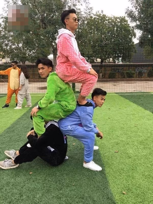 Đây sẽ là xu hướng pose hình với lũ bạn hot nhất dịp cuối năm.