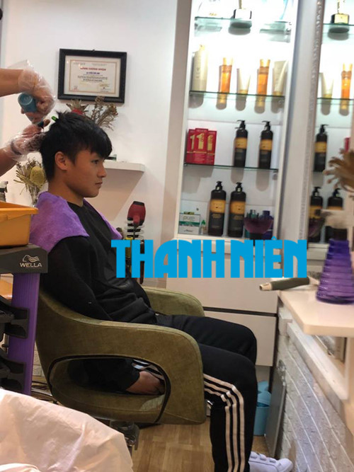 Anh chàng tỏ ra khá kiên nhẫn Ảnh: QUỲNH MAI.