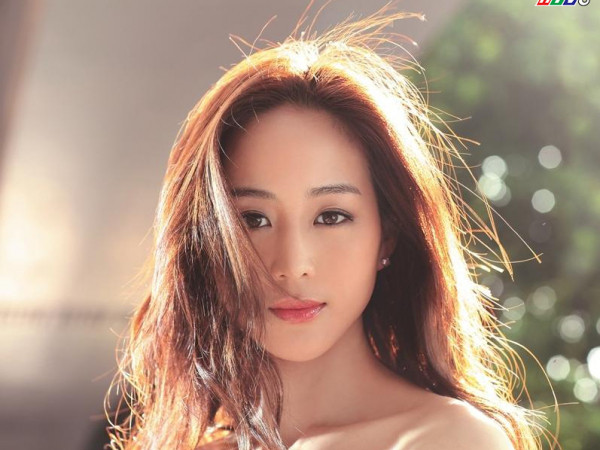 Trương Quân Ninh vào vai con gái ông trùm ma túy đang bị điều tra.