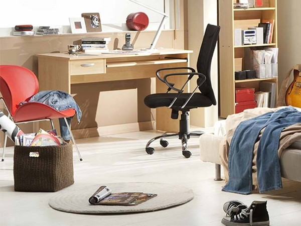 Mọi căn phòng đều không nên để bừa bãi, không riêng gì phòng ngủ.