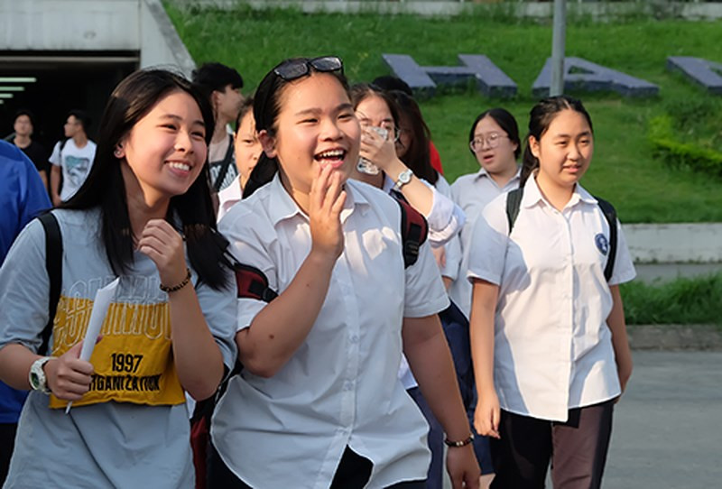 Học sinh tham dự kỳ thi lớp 10 THPT của Hà Nội năm học 2018-2019. (Ảnh: Quỳnh Trang)