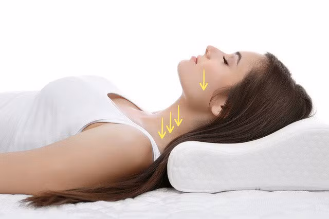 Thư giãn cơ mặt, bao gồm lưỡi, hàm và các cơ xung quanh mắt.