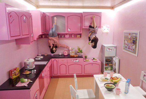 Nhà bếp màu hồng đậm chất Hello kitty