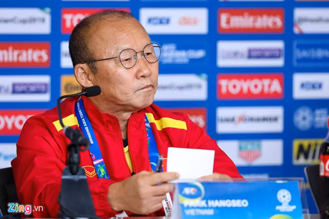 HLV Park Hang-seo không hài lòng với những chỉ trích nhắm vào Quang Hải.