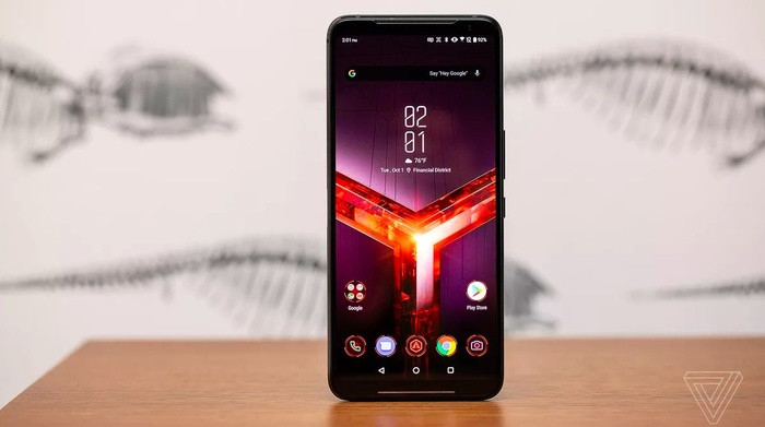 ROG Phone đến từ Asus là một trong số những chiếc smartphone có màn hình 120 Hz ở thời điểm hiện tại. (Ảnh: The Verge)