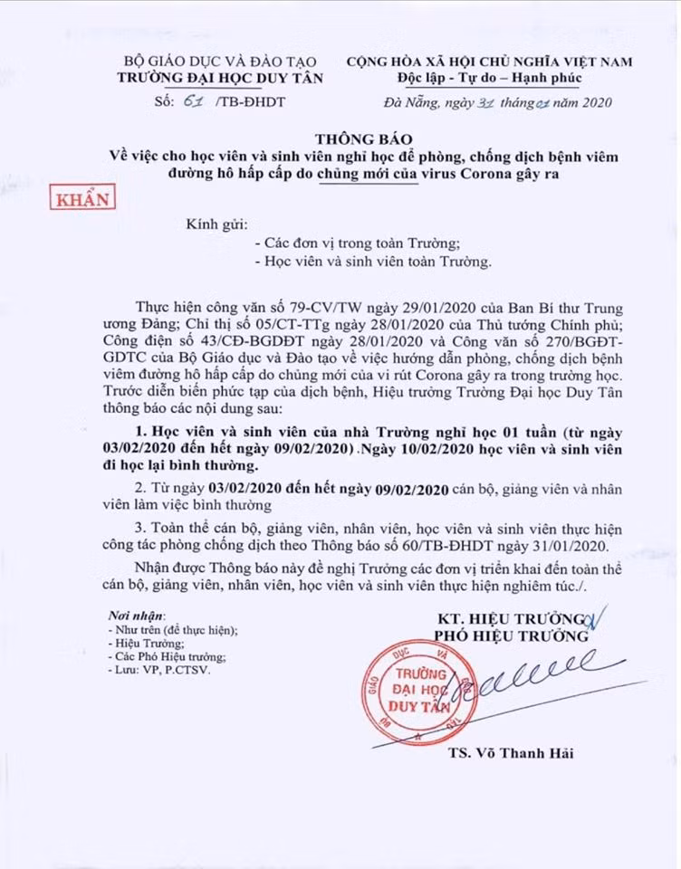 Sau đó, trường đã nhanh chóng sửa lại thời gian.