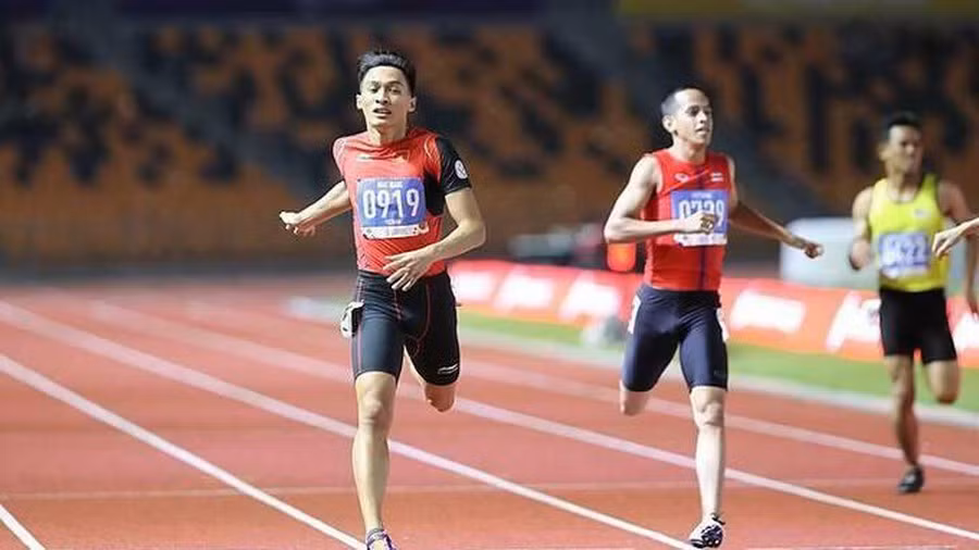 Nam vận động viên đã về đích với thành tích 46,56 giây, "giựt" được huy chương vàng thứ 65. (Ảnh: Tiền Phong)