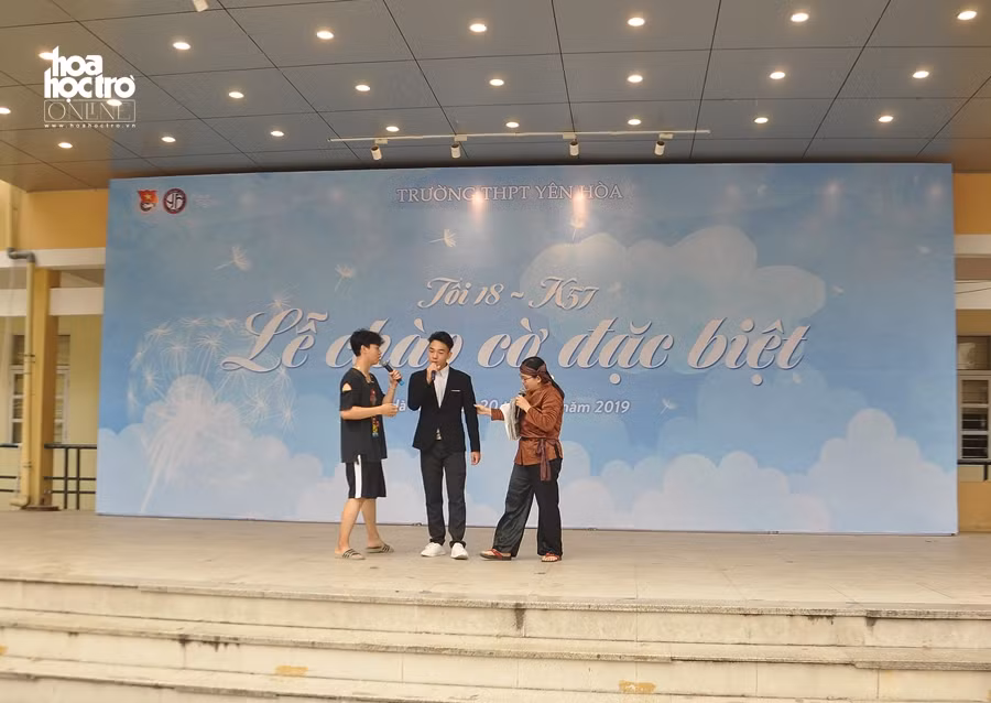Tiết mục dàn dựng thú vị, các nội dung lồng ghép ý nghĩa khiến anh chị lớp 12 nào cũng yêu thích.