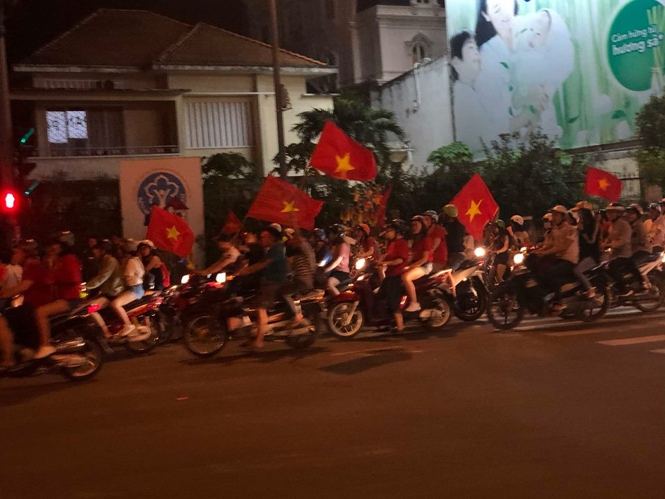 Một hình ảnh đẹp được ghi lại trên đường Trần Quang Khải - Đinh Tiên Hoàng. Một hình ảnh đẹp được ghi lại trên đường Trần Quang Khải - Đinh Tiên Hoàng.