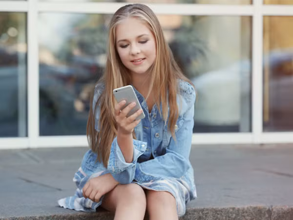 Gọi điện cho một người bạn cũ là cả hai đều vui.