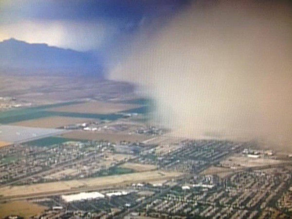 Hình ảnh trận bão cát năm 2013 ở Arizona, Mỹ.