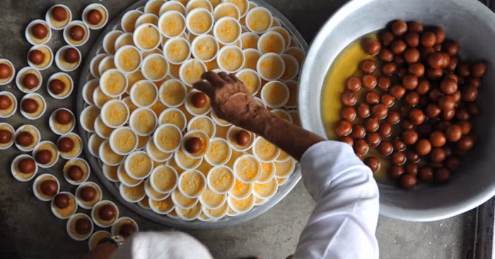 Người Hồi giáo sẽ ăn mừng khi kết thúc tháng lễ Ramadan bằng một ngày lễ gọi là Eid al Fitr