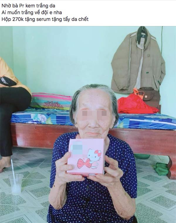 Bài đăng nhờ bà ngoại PR sản phẩm của H. trên Facebook.