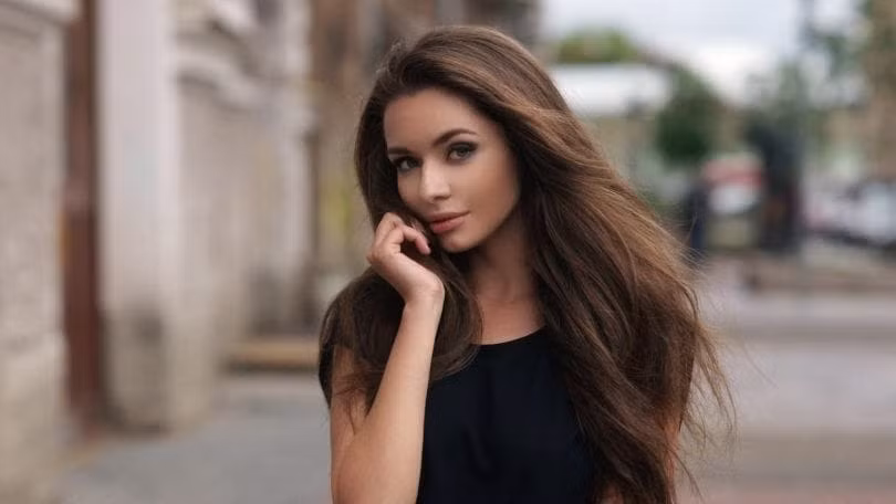 Những cách "hack" để có mái tóc bóng khỏe như đi salon mỗi ngày ảnh 1