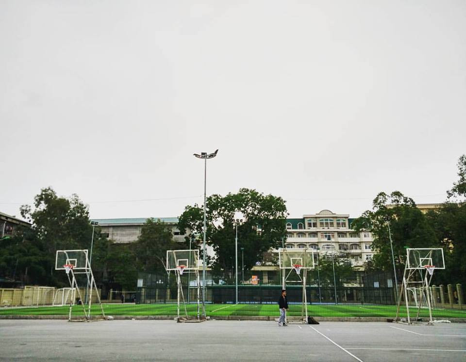 Khám phá những góc "check-in" siêu đẹp trong khuôn viên Đại học Quốc Gia Hà Nội ảnh 1