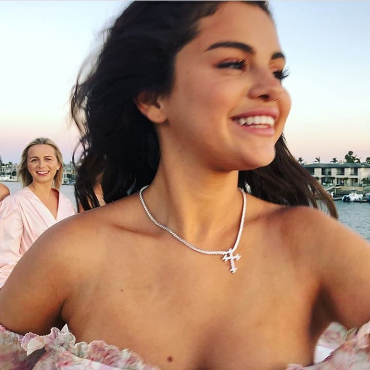 Bức ảnh về tiệc sinh nhật lần thứ 26 đã giúp Selena phá vỡ kỷ lục của Beyoncé