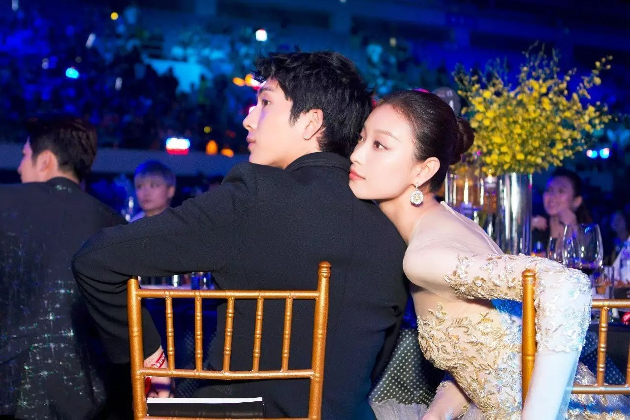 Hình ảnh ngọt ngào này của Tỉnh Bảo - Nghê Ni chỉ còn là quá khứ mà thôi.