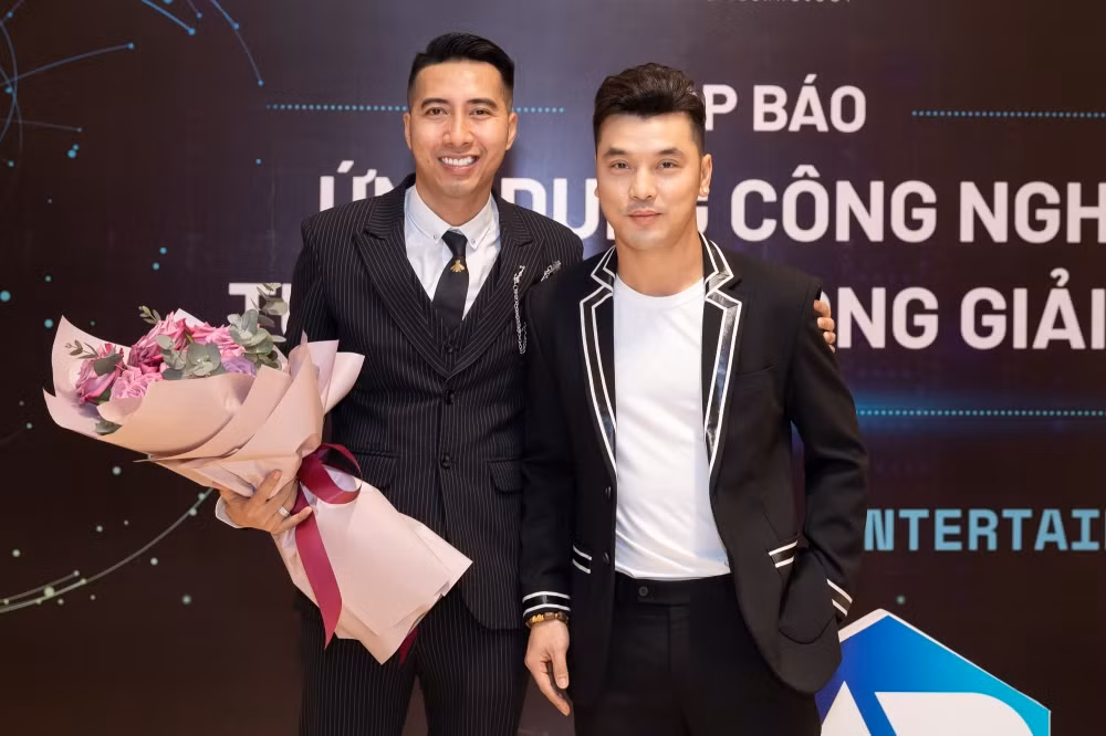 Công nghệ mới giống nhóm BTS mà Only C - Lou Hoàng tiên phong khai thác ở Việt Nam là gì? ảnh 6