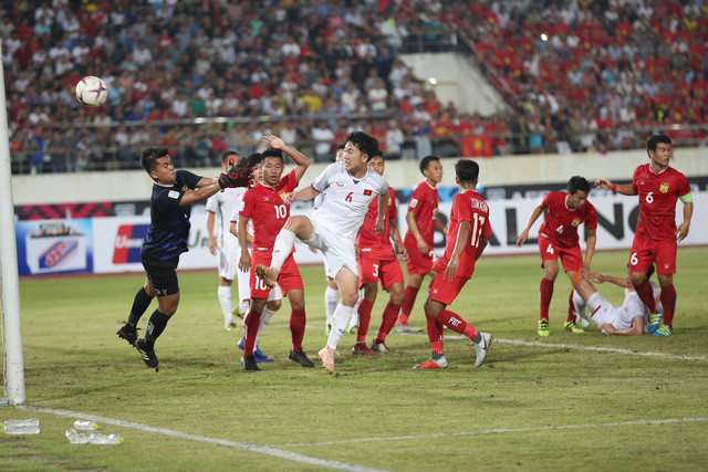 Xuân Trường đang chơi rất hay trong vai trò nhạc trưởng ở giữa sân.