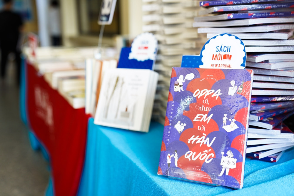 Các bạn sinh viên khi tham dự chương trình còn được mua sách với giá ưu đãi!