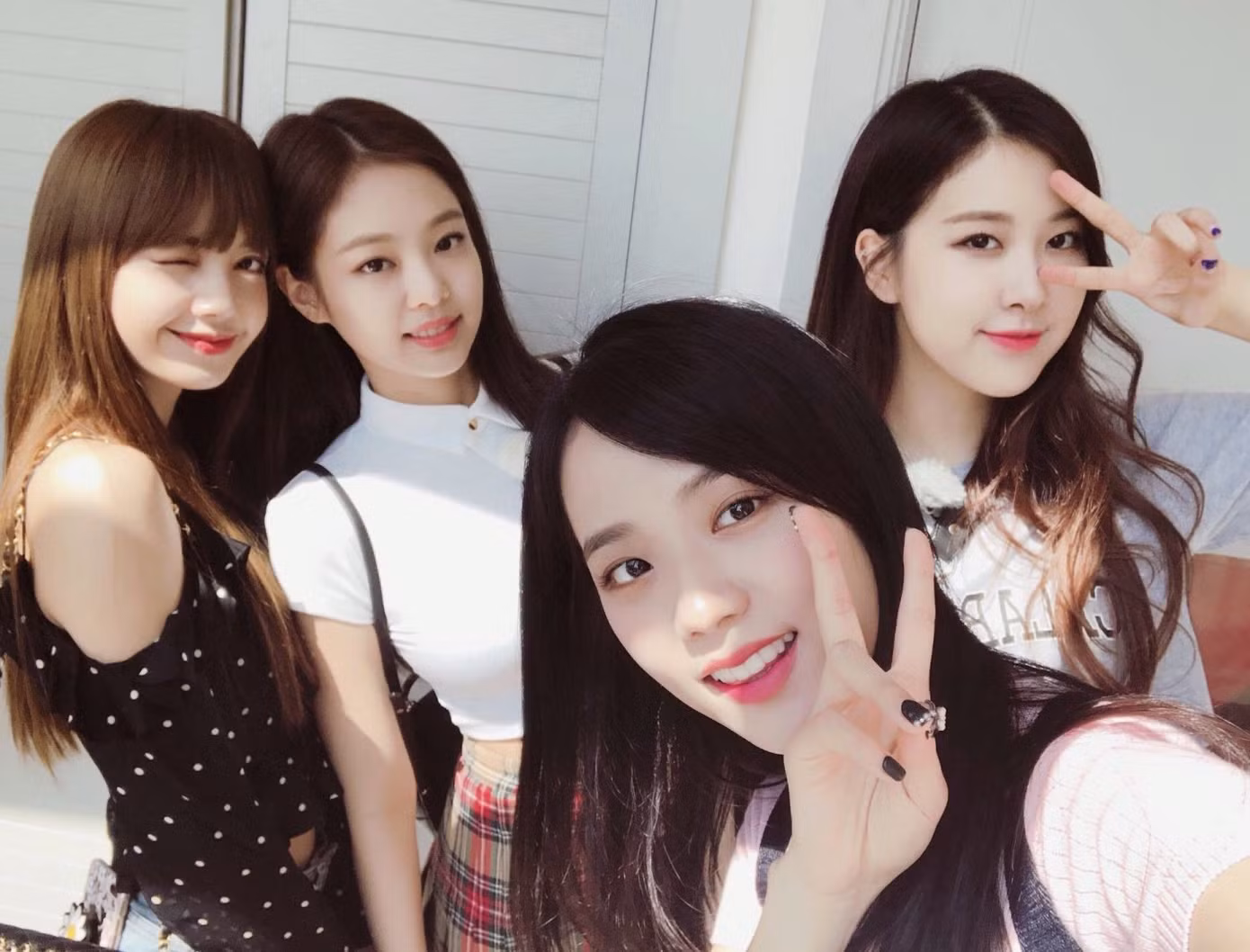 Hiện tại BLINK đang hi vọng YG lên tiếng giải oan cho BLACKPINK.