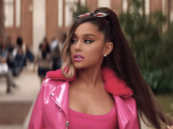 Ariana đã phải nhường lại ngôi vương Billboard Hot 100 cho Halsey.