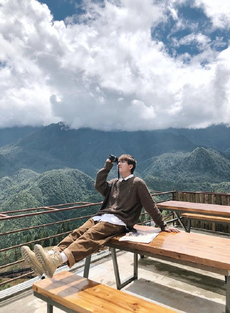 Cũng từ đây, nhóm bạn có thể khám phá bản Tả Van đậm đà bản sắc dân tộc.