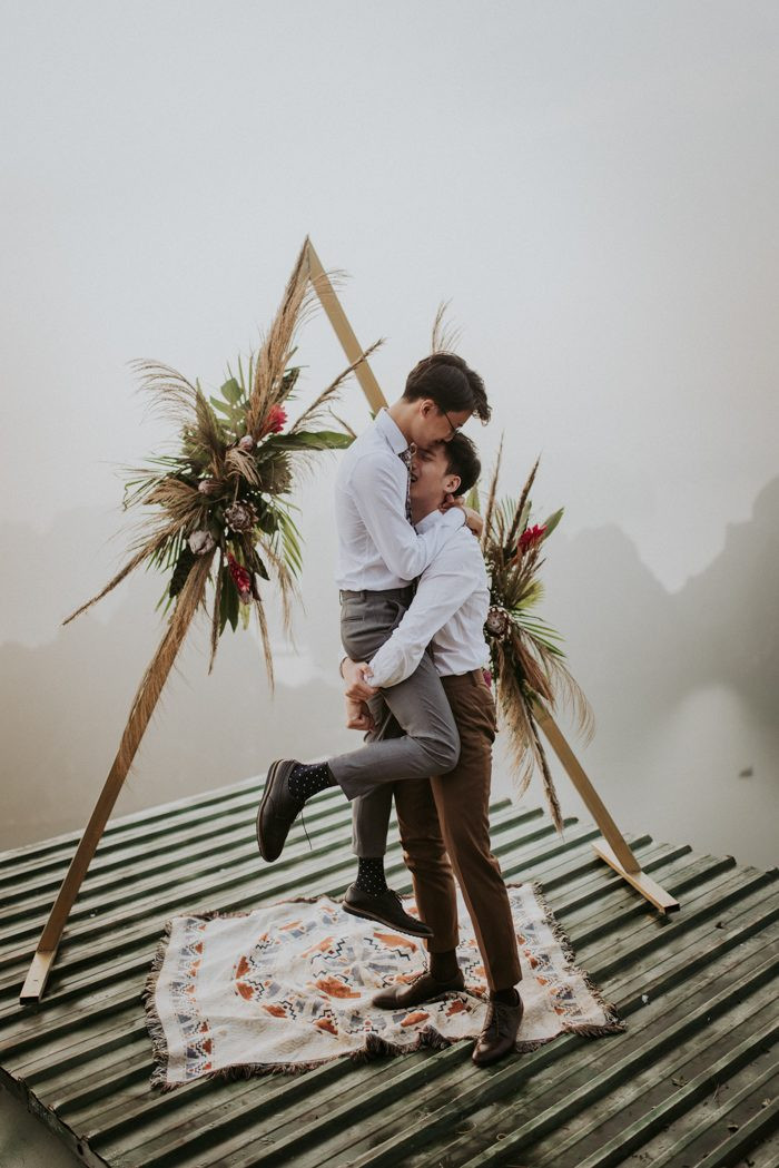 Cảm xúc hạnh phúc dâng trào trong từng bức ảnh là điều mà ai cũng có thể cảm nhận được khi xem album này!