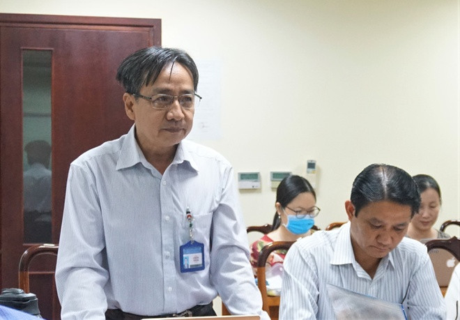 Đại diện các phòng, ban của Sở GD&amp;ĐT TP.HCM giải đáp những vấn đề khó khăn của các phòng đào tạo quận/huyện khi triển khai công tác phòng chống dịch. Ảnh: M.N.