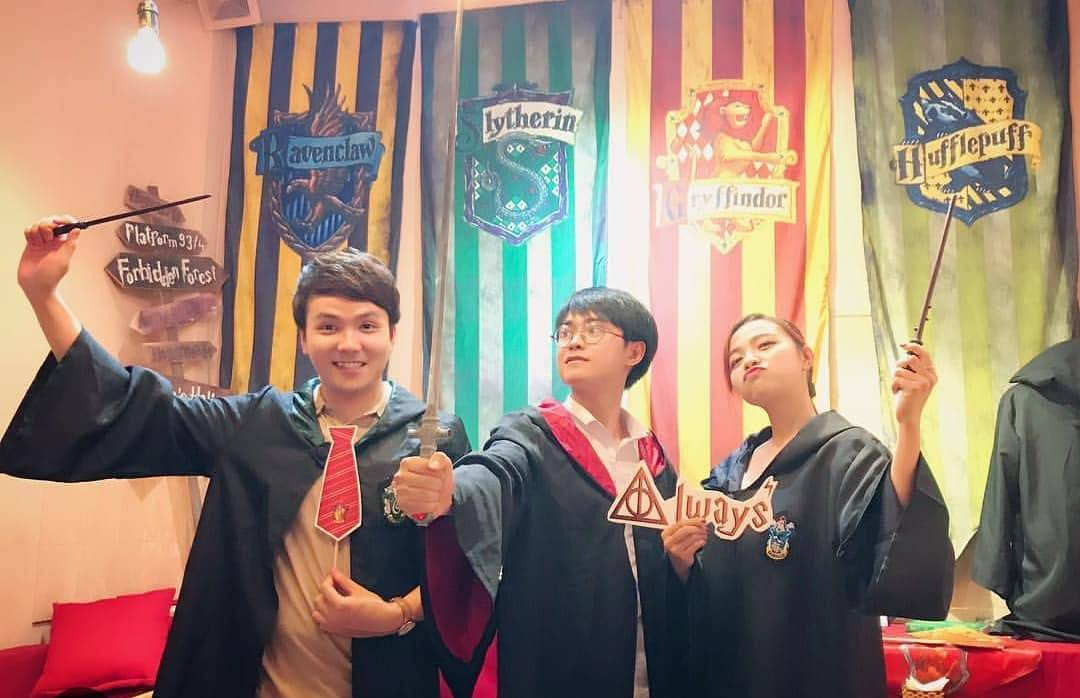 Harry Potter, Hermione, Ron phiên bản Việt Nam.