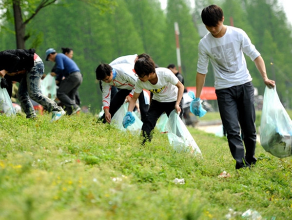 Làm những việc giúp ích cho cộng đồng cũng chính là một cách để cuộc sống của bạn có ý nghĩa hơn.