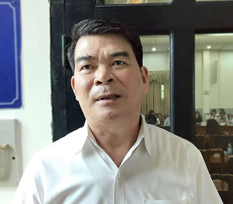 Nguyên Thứ trưởng Nội vụ Nguyễn Tiến Dĩnh. Nguyên Thứ trưởng Nội vụ Nguyễn Tiến Dĩnh.