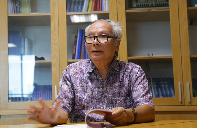 TS Lê Viết Khuyến cho rằng những năm qua đề thi chưa tiêu chuẩn hóa, kỳ thi chưa công bằng. Ảnh: Đức Phạm.