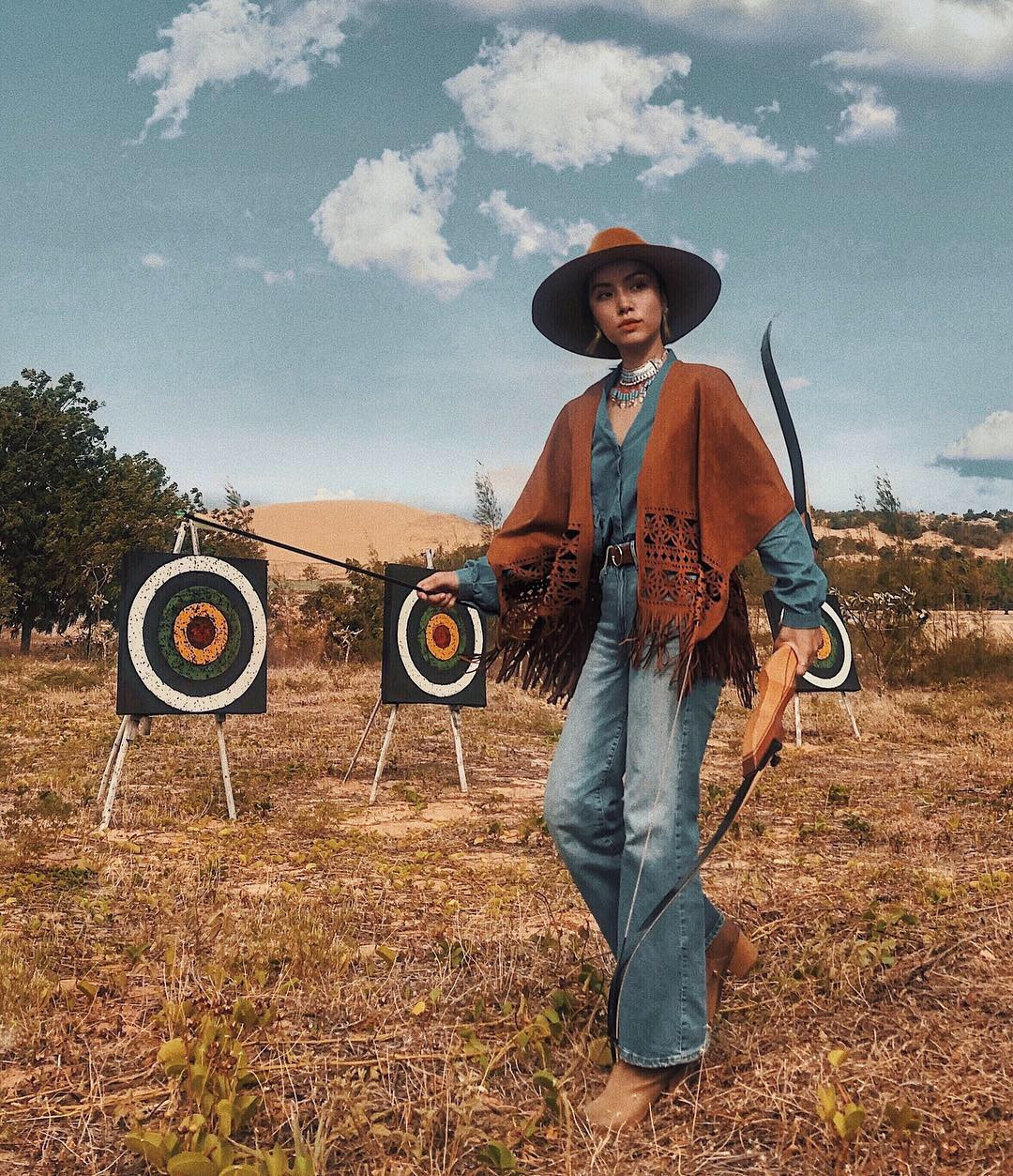 Trải nghiệm hoạt động bắn cung ở Tanyoli nhưng không quên thả dáng "thần thái".