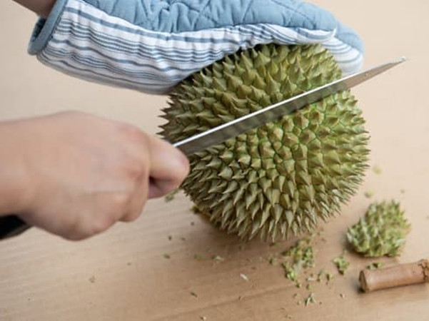 Tất cả những phần không ăn được của quả sầu riêng sẽ được dùng làm sạc điện thoại?