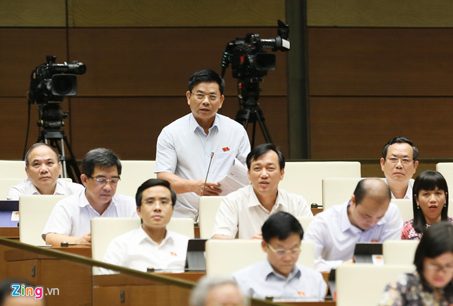 Đại biểu Nguyễn Thanh Hồng, Ủy viên Ủy ban Quốc phòng và An ninh. Ảnh: Minh Quân.